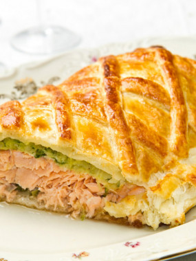 Feuilleté de saumon et sa fondue de poireaux